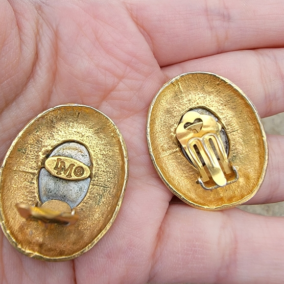 LM Bigioterria Clip On Earrings - Picture 2 of 4